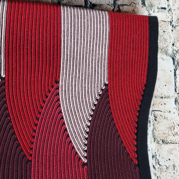 Skovhuus | Geometric Abstract Cowl Neck Black Red Pullover Tunic Sweater - Picture 7 of 11